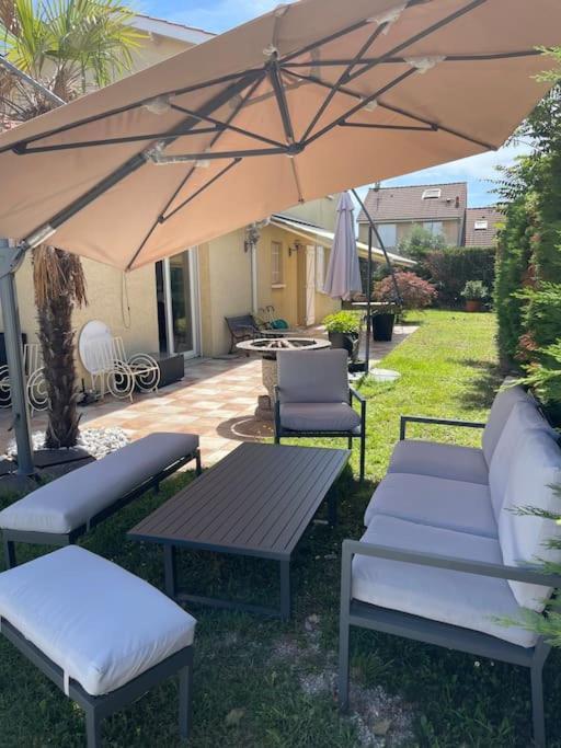 Villa Individuelle - Chassieu Bagian luar foto