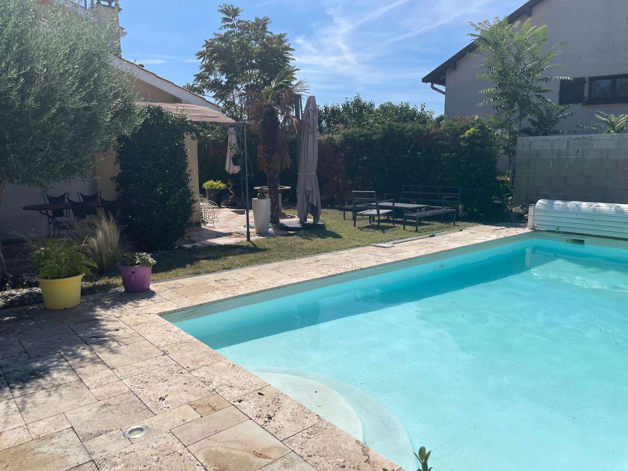 Villa Individuelle - Chassieu Bagian luar foto